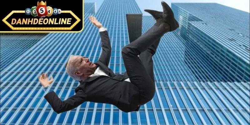 Gợi ý số may mắn kèm theo tình huống mơ bị rơi từ trên cao